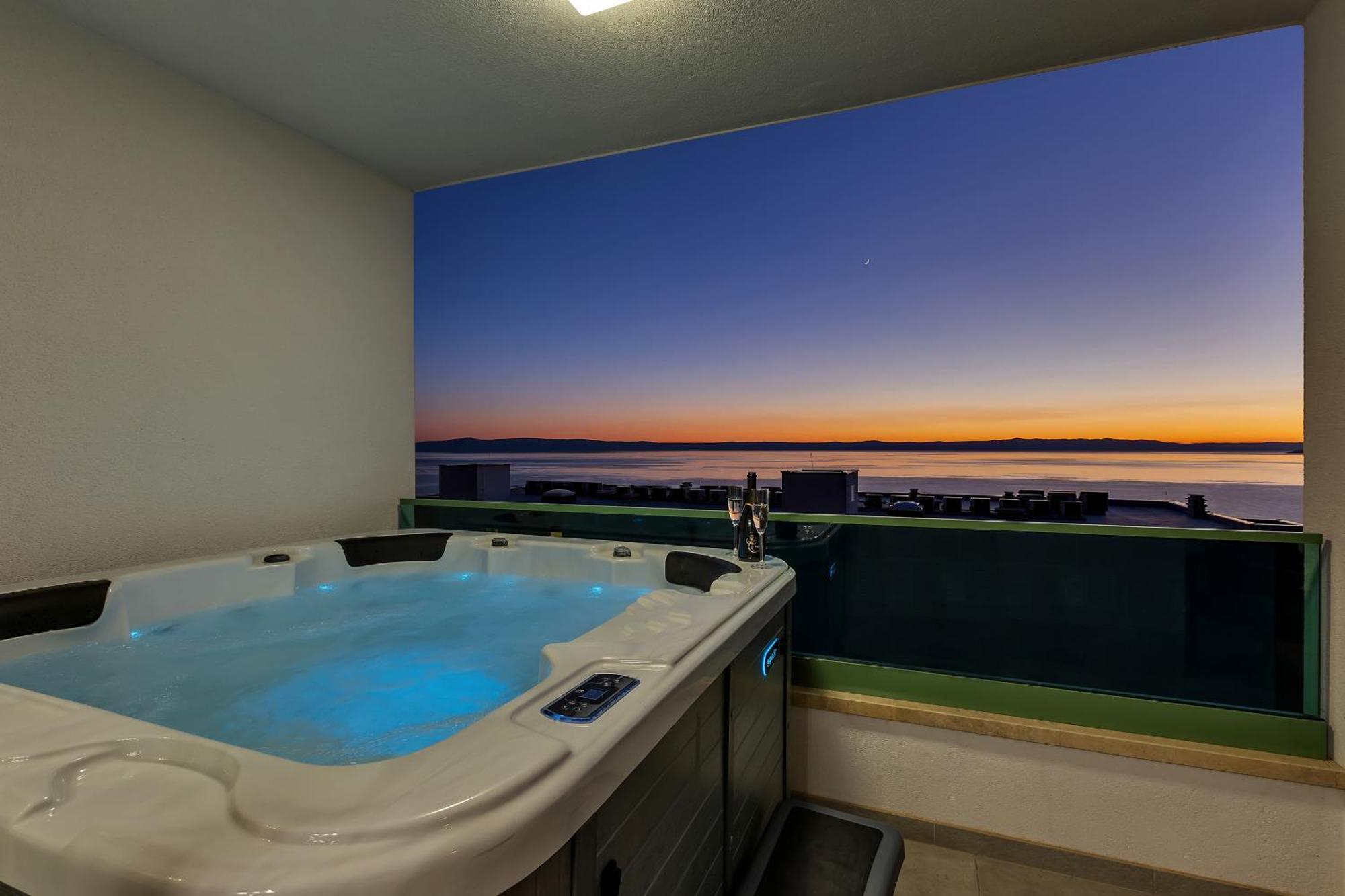 Exclusive Penthouse Big Blue With Private Jacuzzi Makarska